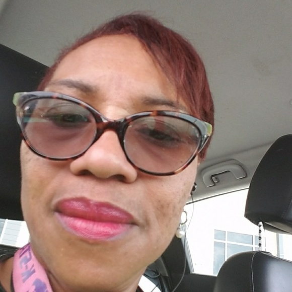 Profile Picture of Hazel Joshua (@hazejo) on Poshmark