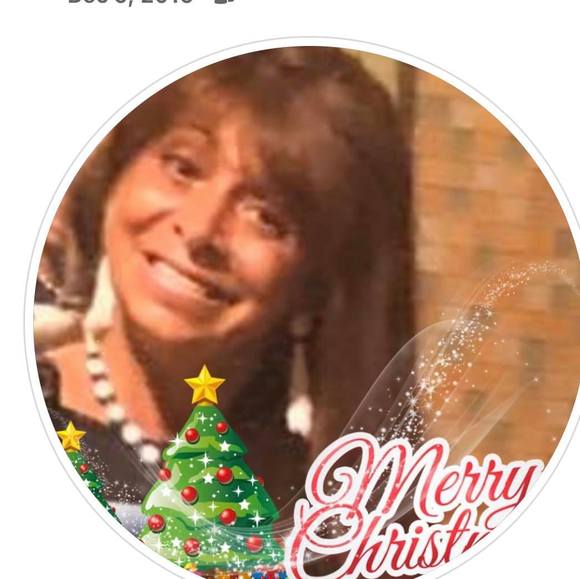 Profile Picture of Mary Caparella (@savemorep) on Poshmark