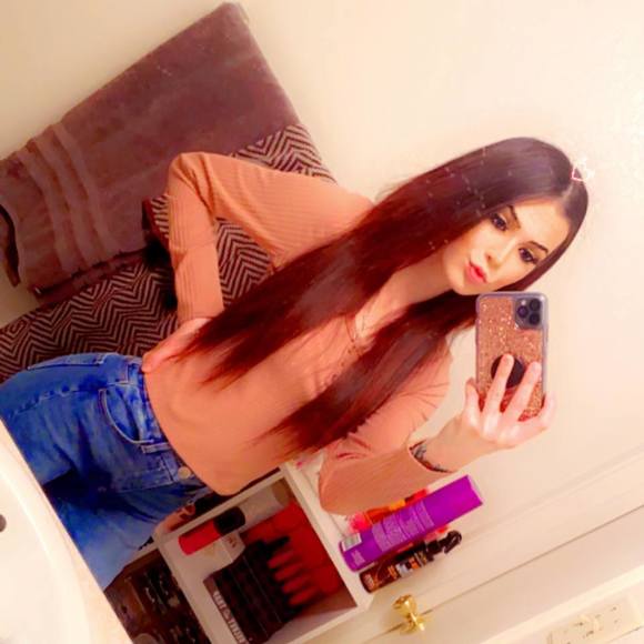 Profile Picture of Catherine Weidemier (@cweidemier) on Poshmark