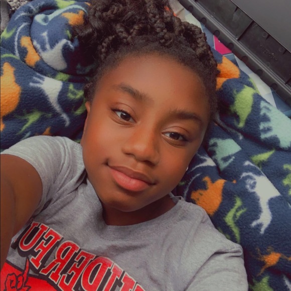 Profile Picture of Regan Moore (@reganm14) on Poshmark