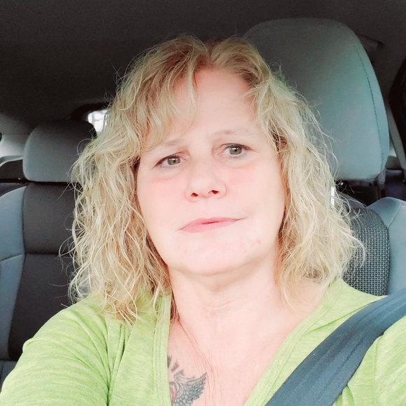 Profile Picture of Denise Lapierre (@steelydee) on Poshmark