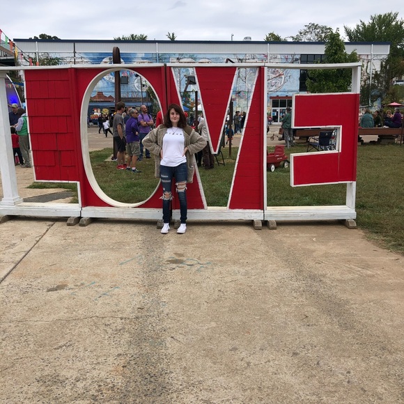 Rebecca Rodenberger - Poshmark Profile Picture of Rebecca Rodenberger (@rrodenb07) on Poshmark