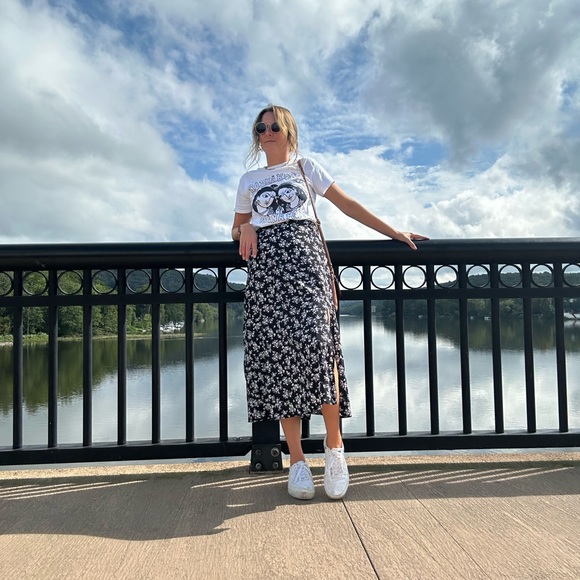 Profile Picture of Amanda Deblass (@deblassttt) on Poshmark