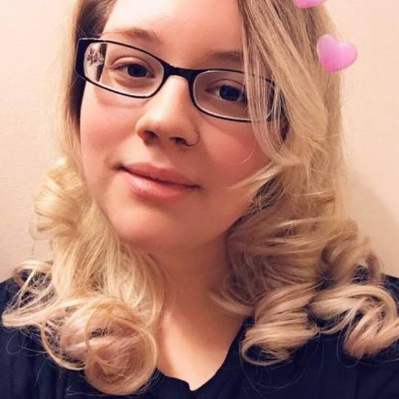 Profile Picture of Brianna Ridenour (@brimarie99165) on Poshmark