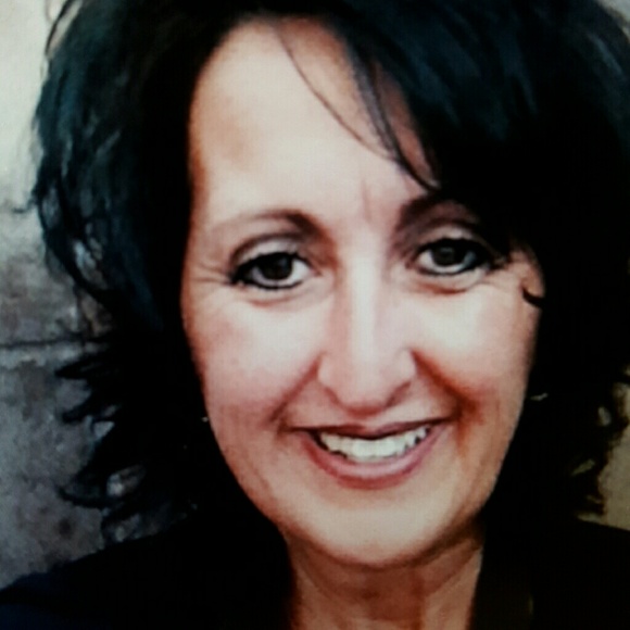 Profile Picture of Stephani Ruud (@stru3186) on Poshmark