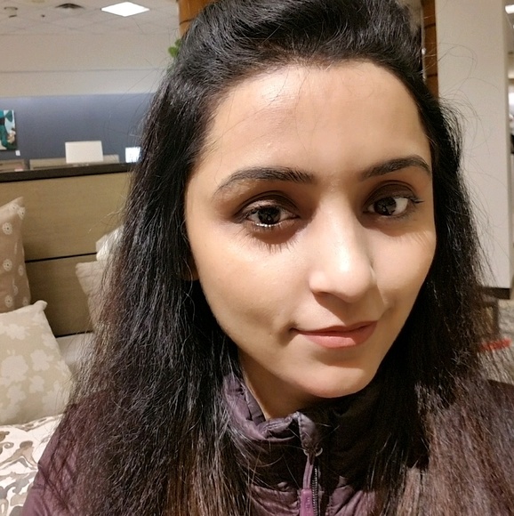 Profile Picture of Sobia Kanwar (@skanwar) on Poshmark