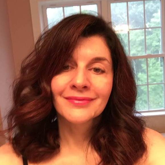 Profile Picture of Renee Libby (@reneelibby) on Poshmark