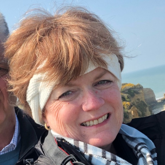 Profile Picture of Beth Hoogland (@bethe0309) on Poshmark