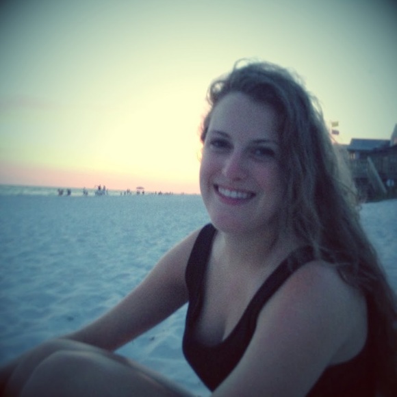 Caitlin Kleefeld - Poshmark Profile Picture of Caitlin Kleefeld (@ckleefeld1) on Poshmark