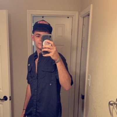 Profile Picture of ŁoGaÑ ÇlÊmØnŠ (@loganclemons4) on Twitter