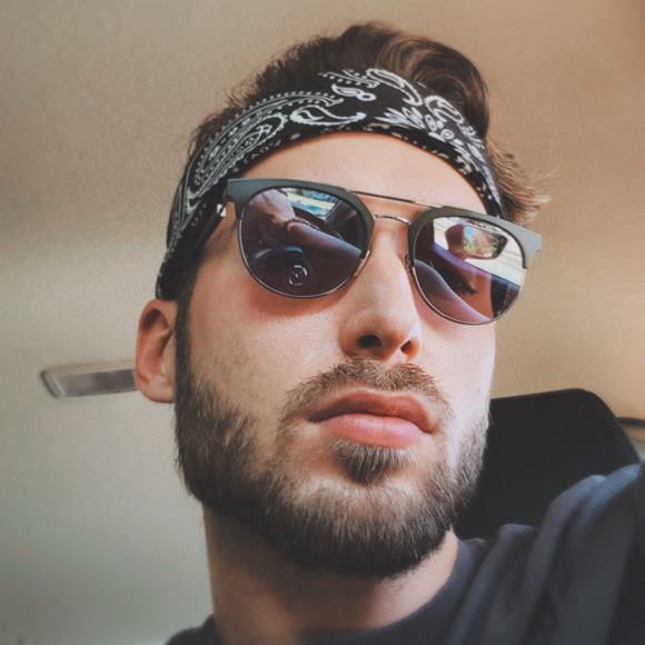 Profile Picture of David Zdanowicz (@david_zdanowicz) on Poshmark