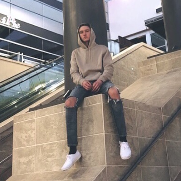 Profile Picture of Chase Hamilton (@trepchase) on Poshmark