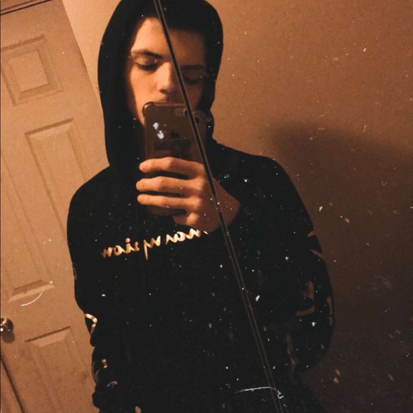 Profile Picture of Cody Perry (@cody2x) on Poshmark