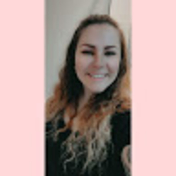 Profile Picture of Kim Rollins (@kimrollins326) on Poshmark