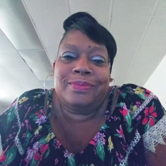 Profile Picture of Phyllis Humes (@phumes) on Poshmark