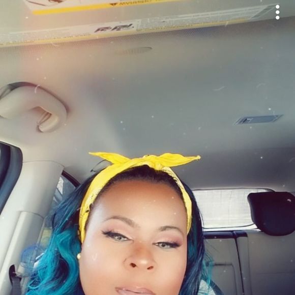 Profile Picture of Yolanda Matthews (@blkbeauti2004) on Poshmark