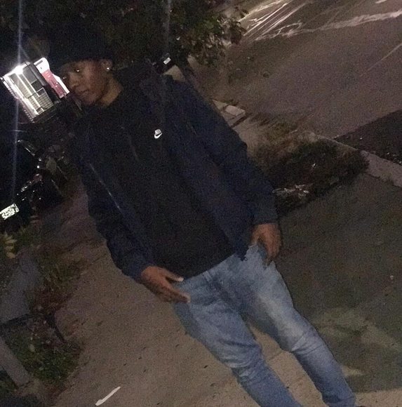 Victor francisco Suarez paulino - Poshmark Profile Picture of Victor francisco Suarez paulino (@victorfco05) on Poshmark