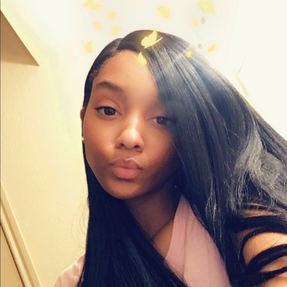 Darylnisa Robinson - Poshmark Profile Picture of Darylnisa Robinson (@darylnisa) on Poshmark