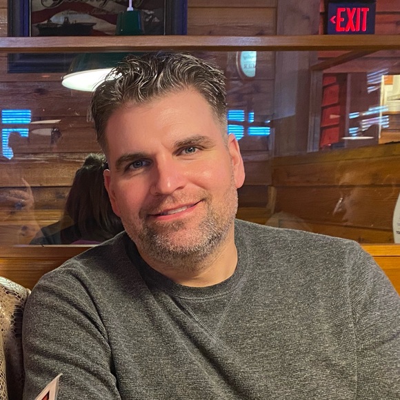 Profile Picture of Matt Wilhelm (@workingman247) on Poshmark