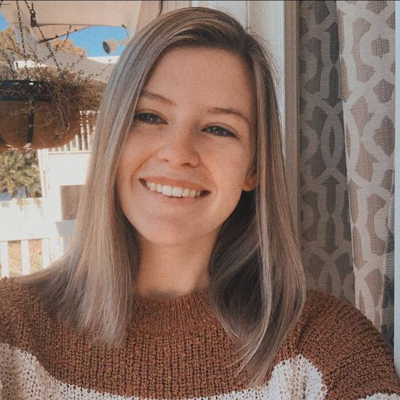 Profile Picture of Alexis Lemmons (@lexilemmons) on Poshmark