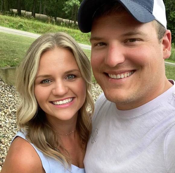 Profile Picture of Nichole Lamke (@nicholelamke) on Poshmark