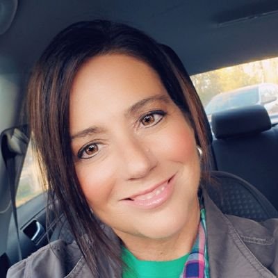 Profile Picture of Jennifer Hoffman Yochem (@jenyolk) on Twitter