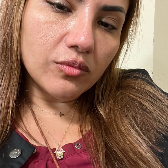 Profile Picture of Karla Imonti (@karlaimonti) on Poshmark