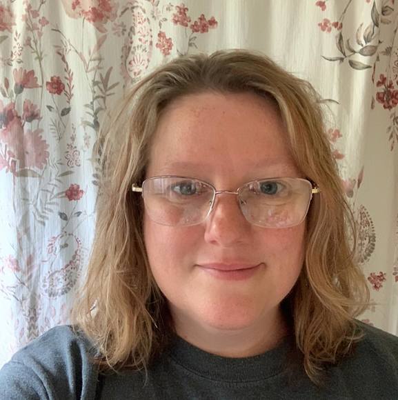 Profile Picture of Aimee Merkle (@aim1119cm) on Poshmark