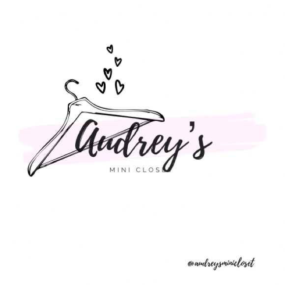 Profile Picture of Adriana Echeverria (@echeverriaadrii) on Poshmark