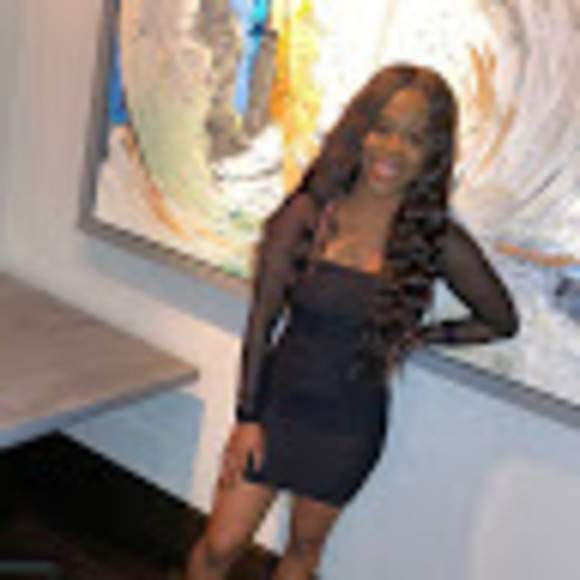 Profile Picture of Brianna Sennette (@briannasennette) on Poshmark