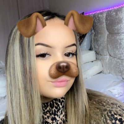 Profile Picture of 𝓛𝓲𝓵𝓵𝔂 𝓬𝓱𝓪𝓷𝓭𝓵𝓮𝓻  💋 (@7Fqf5rKseT1UFsX) on Twitter