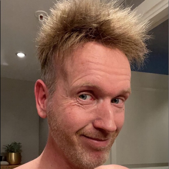 Profile Picture of Andrew Steve (@aimaneileen) on Poshmark