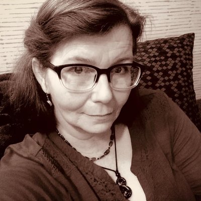Profile Picture of D.E. Chandler (@DEChandlertweet) on Twitter