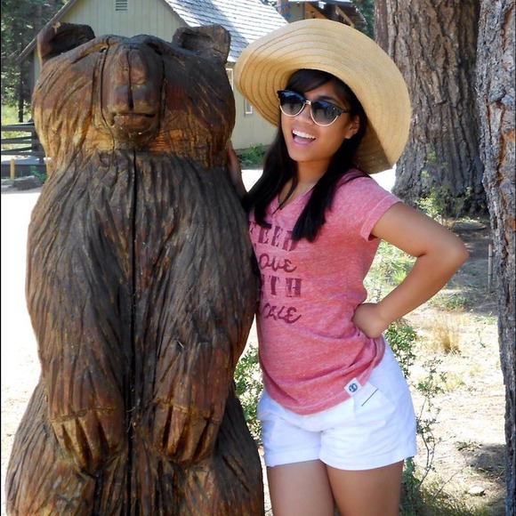 Profile Picture of Mary Muro (@m_muro96) on Poshmark