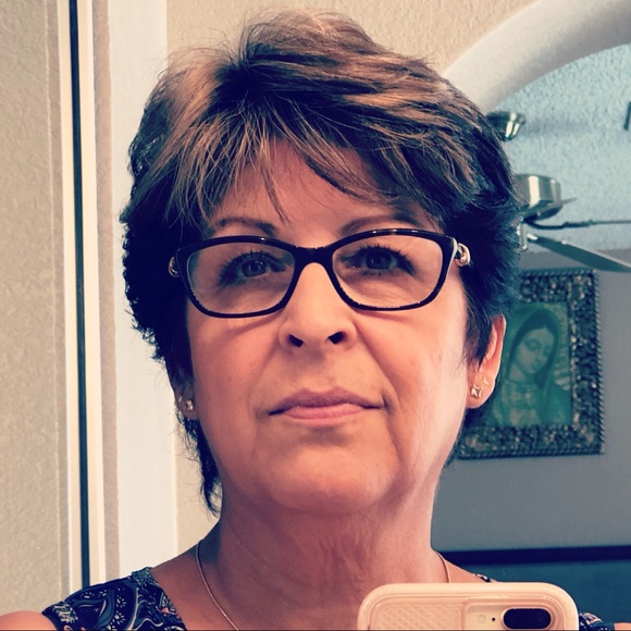 Profile Picture of Leticia Cisneros (@letyc57) on Poshmark