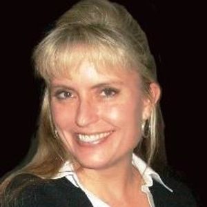 Hollie Russell - Myspace Profile Picture of Hollie Russell (@hollieruss) on Myspace