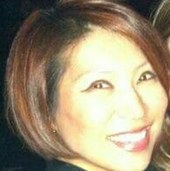 Profile Picture of Jin Yoon (@jinjin55) on Poshmark