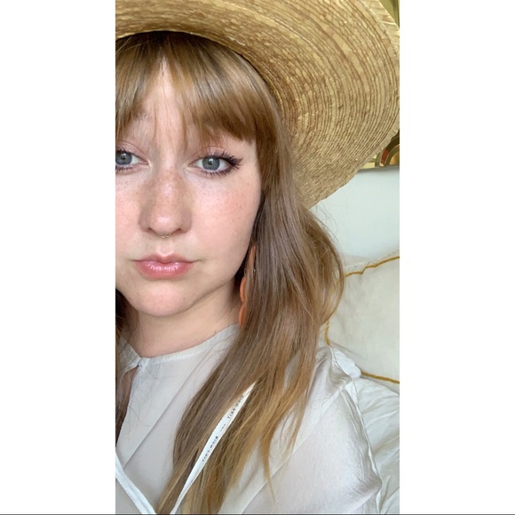Profile Picture of Jamie Budai (@jbudai) on Poshmark