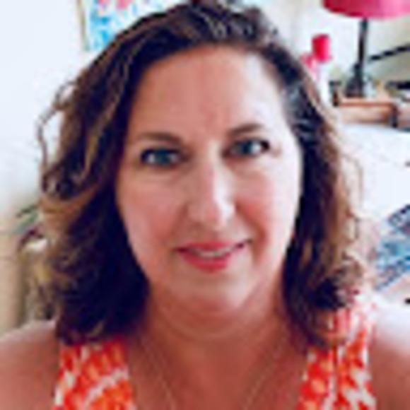 Profile Picture of Beth poppas Poppas (@kbamp) on Poshmark