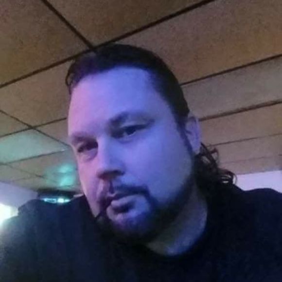 Profile Picture of Adam Biddle (@adambiddle) on Poshmark