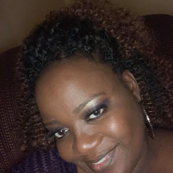 Profile Picture of Tia Roach little (@1973_aug) on Poshmark