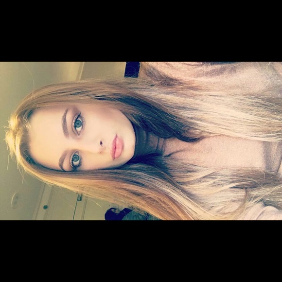 Profile Picture of Kat Georgetti (@kgeo8) on Poshmark