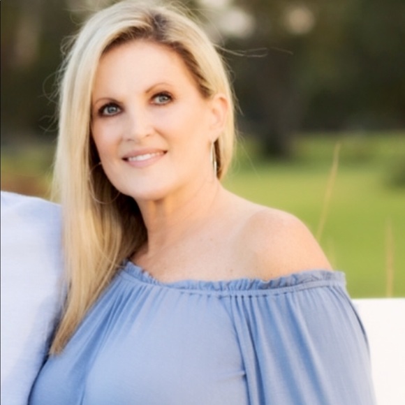 Profile Picture of Crystal Mcrae (@cdmcrae1) on Poshmark