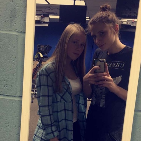 Profile Picture of Kara Duetsch (@kara_duetsch27) on Poshmark