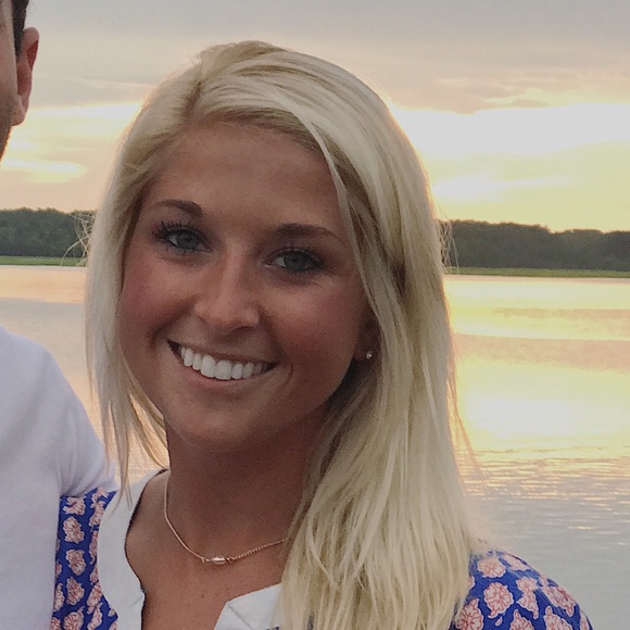 Profile Picture of Emmy Stoeckle (@estoeck) on Poshmark