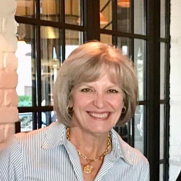 Profile Picture of Mary Gidzinski (@mbgidzinski) on Poshmark