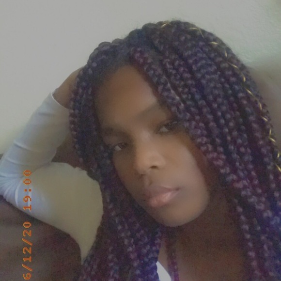 Profile Picture of Tamia Williams (@tamiauhhhh) on Poshmark