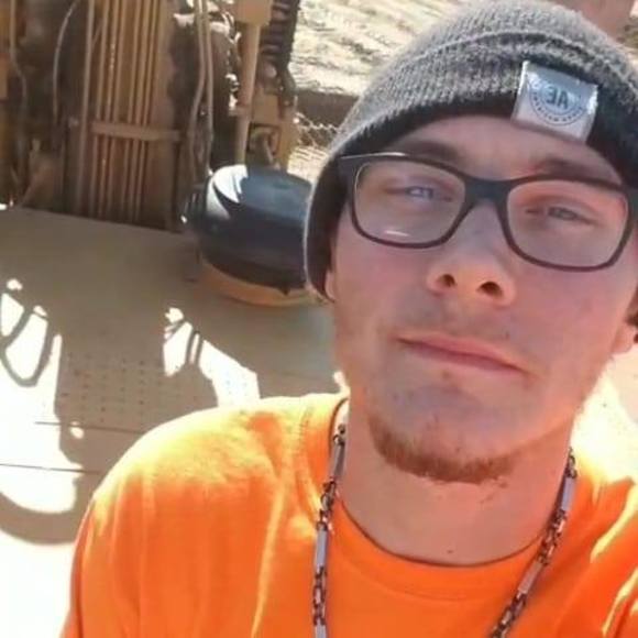 Profile Picture of Austin Obsitnick (@austinobsitnick) on Poshmark