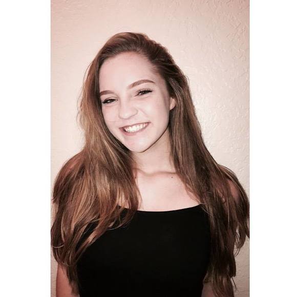 Profile Picture of Julia Vance (@juliavance) on Poshmark