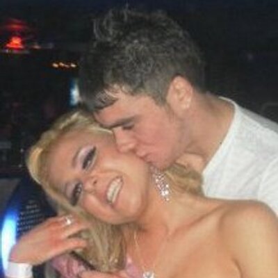 Profile Picture of Louise Houghton (@LouiseKeaton) on Twitter